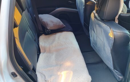 Mitsubishi Outlander III рестайлинг 3, 2010 год, 950 000 рублей, 16 фотография