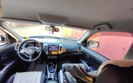 Mitsubishi Outlander III рестайлинг 3, 2010 год, 950 000 рублей, 22 фотография