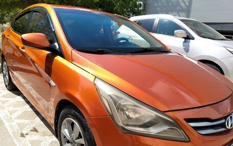 Hyundai Solaris II рестайлинг, 2015 год, 880 000 рублей, 2 фотография