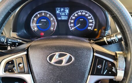Hyundai Solaris II рестайлинг, 2015 год, 880 000 рублей, 11 фотография