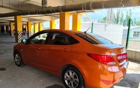 Hyundai Solaris II рестайлинг, 2015 год, 880 000 рублей, 20 фотография