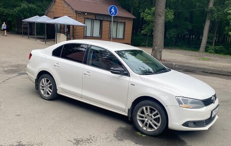 Volkswagen Jetta VI, 2013 год, 850 000 рублей, 2 фотография