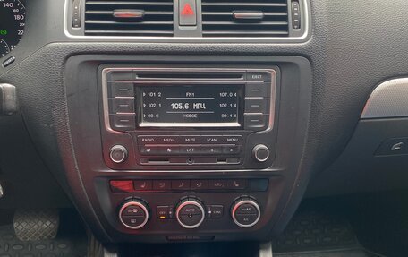 Volkswagen Jetta VI, 2013 год, 850 000 рублей, 10 фотография