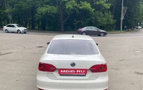 Volkswagen Jetta VI, 2013 год, 850 000 рублей, 3 фотография