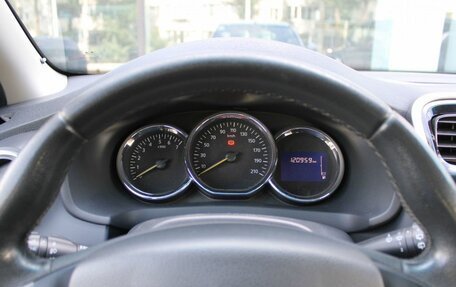 Renault Sandero II рестайлинг, 2015 год, 685 000 рублей, 13 фотография