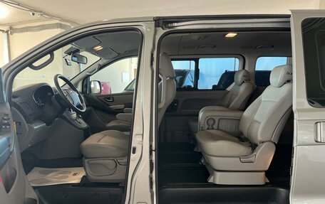 Hyundai Grand Starex Grand Starex I рестайлинг 2, 2020 год, 4 786 000 рублей, 11 фотография