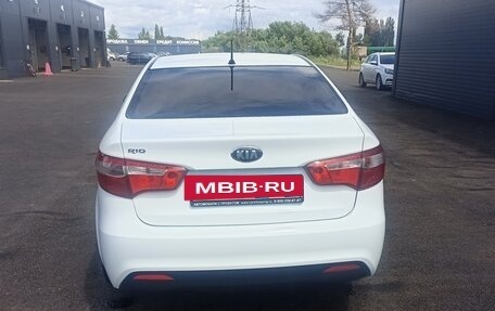 KIA Rio III рестайлинг, 2013 год, 750 000 рублей, 7 фотография