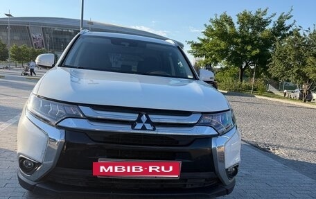 Mitsubishi Outlander III рестайлинг 3, 2019 год, 2 450 000 рублей, 4 фотография
