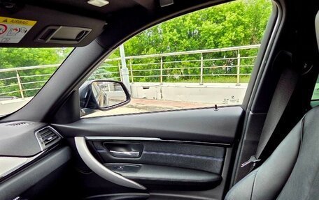 BMW 3 серия, 2018 год, 3 000 000 рублей, 15 фотография