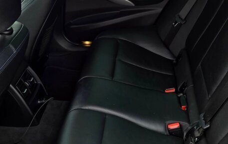 BMW 3 серия, 2018 год, 3 000 000 рублей, 14 фотография
