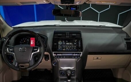 Toyota Land Cruiser Prado 150 рестайлинг 2, 2022 год, 6 835 000 рублей, 12 фотография