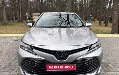 Toyota Camry, 2018 год, 2 680 000 рублей, 1 фотография