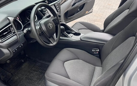 Toyota Camry, 2018 год, 2 680 000 рублей, 5 фотография