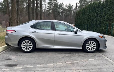 Toyota Camry, 2018 год, 2 680 000 рублей, 3 фотография