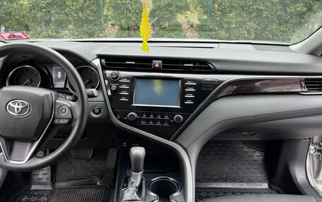 Toyota Camry, 2018 год, 2 680 000 рублей, 6 фотография