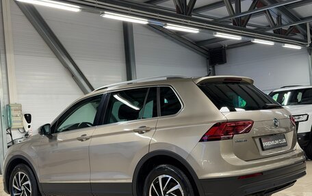 Volkswagen Tiguan II, 2018 год, 2 699 000 рублей, 3 фотография