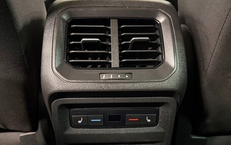 Volkswagen Tiguan II, 2018 год, 2 699 000 рублей, 28 фотография