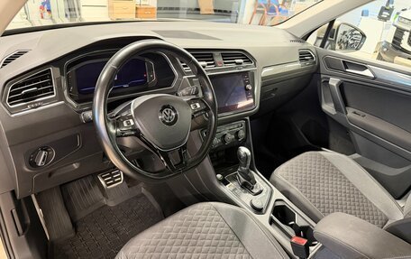 Volkswagen Tiguan II, 2018 год, 2 699 000 рублей, 20 фотография