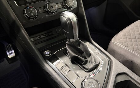 Volkswagen Tiguan II, 2018 год, 2 699 000 рублей, 25 фотография