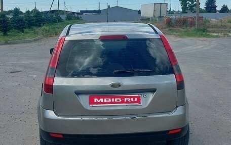 Ford Fiesta, 2003 год, 250 000 рублей, 2 фотография