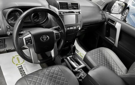 Toyota Land Cruiser Prado 150 рестайлинг 2, 2015 год, 3 395 000 рублей, 9 фотография