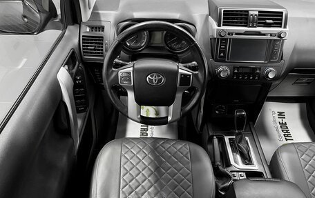 Toyota Land Cruiser Prado 150 рестайлинг 2, 2015 год, 3 395 000 рублей, 12 фотография