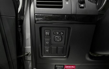 Toyota Land Cruiser Prado 150 рестайлинг 2, 2015 год, 3 395 000 рублей, 24 фотография