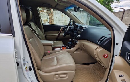 Toyota Highlander III, 2012 год, 2 900 000 рублей, 6 фотография
