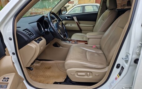 Toyota Highlander III, 2012 год, 2 900 000 рублей, 8 фотография