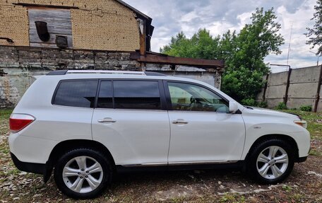 Toyota Highlander III, 2012 год, 2 900 000 рублей, 3 фотография