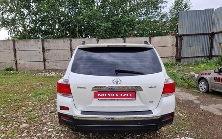 Toyota Highlander III, 2012 год, 2 900 000 рублей, 2 фотография