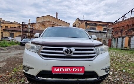 Toyota Highlander III, 2012 год, 2 900 000 рублей, 4 фотография