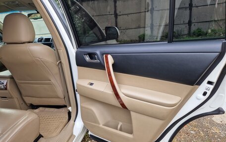 Toyota Highlander III, 2012 год, 2 900 000 рублей, 17 фотография