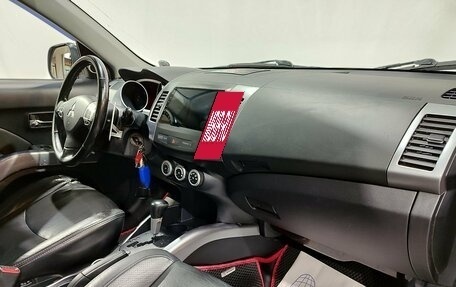 Mitsubishi Outlander III рестайлинг 3, 2008 год, 1 100 000 рублей, 14 фотография