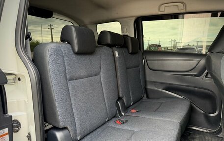 Toyota Sienta II, 2016 год, 1 150 000 рублей, 25 фотография