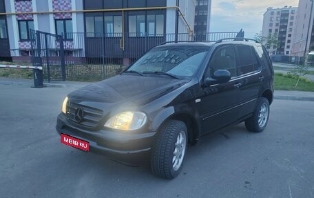 Mercedes-Benz M-Класс, 1999 год, 550 000 рублей, 1 фотография