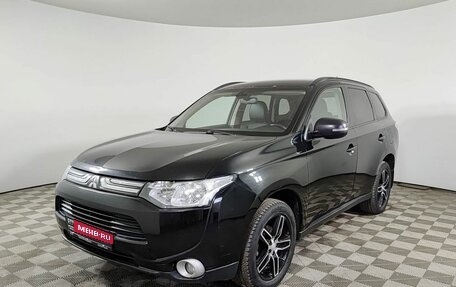 Mitsubishi Outlander III рестайлинг 3, 2013 год, 1 300 000 рублей, 1 фотография