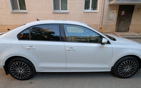 Volkswagen Jetta VI, 2015 год, 1 060 000 рублей, 4 фотография