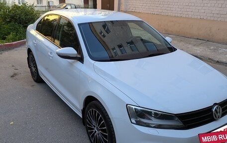 Volkswagen Jetta VI, 2015 год, 1 060 000 рублей, 5 фотография