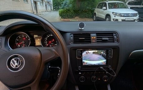 Volkswagen Jetta VI, 2015 год, 1 060 000 рублей, 15 фотография