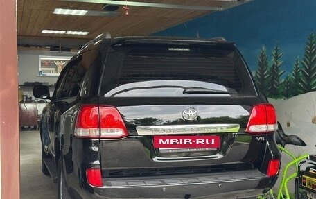 Toyota Land Cruiser 200, 2011 год, 3 180 000 рублей, 9 фотография