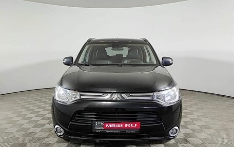 Mitsubishi Outlander III рестайлинг 3, 2013 год, 1 300 000 рублей, 2 фотография