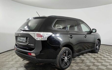 Mitsubishi Outlander III рестайлинг 3, 2013 год, 1 300 000 рублей, 6 фотография