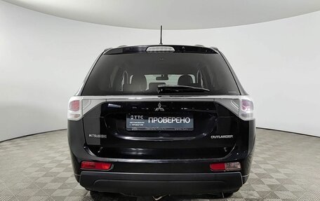 Mitsubishi Outlander III рестайлинг 3, 2013 год, 1 300 000 рублей, 7 фотография