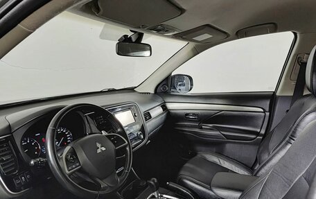 Mitsubishi Outlander III рестайлинг 3, 2013 год, 1 300 000 рублей, 20 фотография