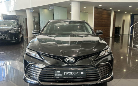 Toyota Camry, 2023 год, 3 684 000 рублей, 2 фотография