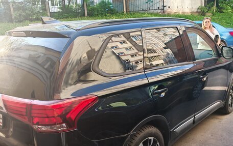 Mitsubishi Outlander III рестайлинг 3, 2021 год, 2 025 000 рублей, 2 фотография