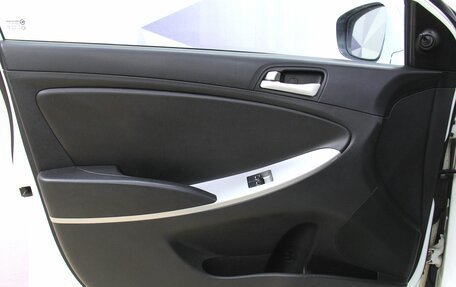 Hyundai Solaris II рестайлинг, 2013 год, 585 000 рублей, 11 фотография