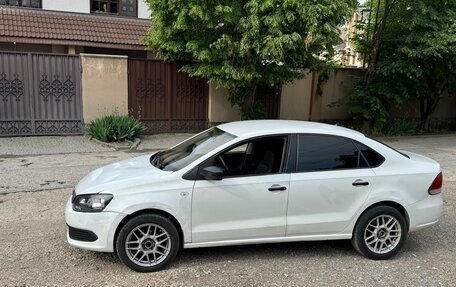 Volkswagen Polo VI (EU Market), 2010 год, 400 000 рублей, 2 фотография