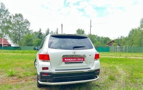 Toyota Highlander III, 2012 год, 2 450 000 рублей, 4 фотография